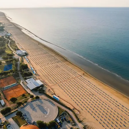 Family Comfort Just 300mt From The Bibione